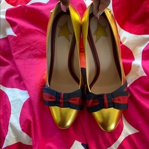 gold gucci heels